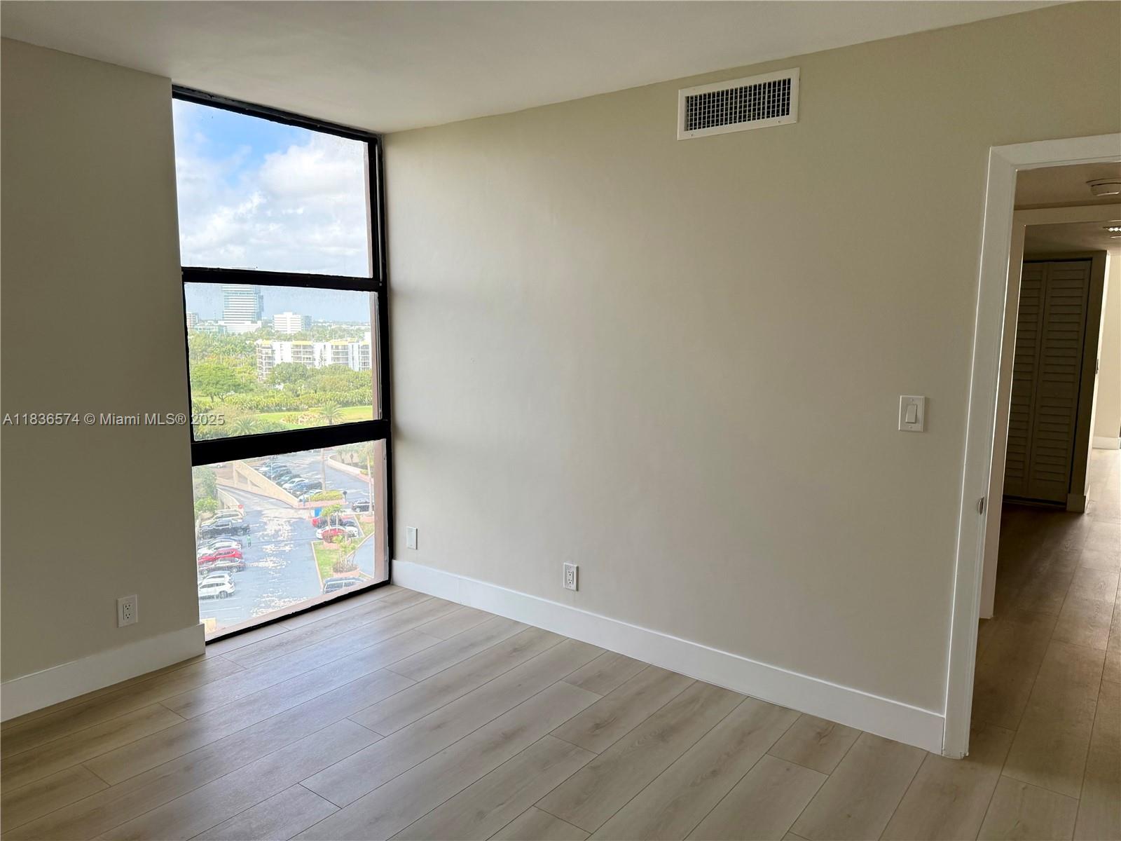20335 W Country Club Dr #1203, Aventura, Florida image 19