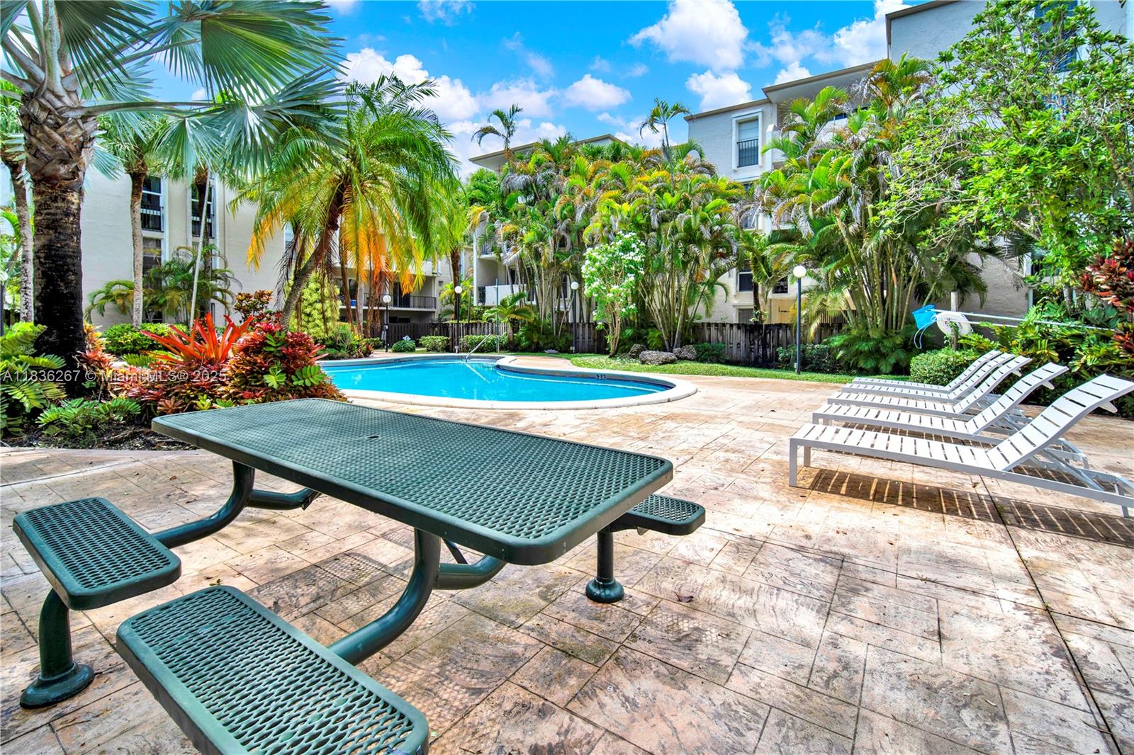 6886 N Kendall Dr #D102, Pinecrest, Florida image 36