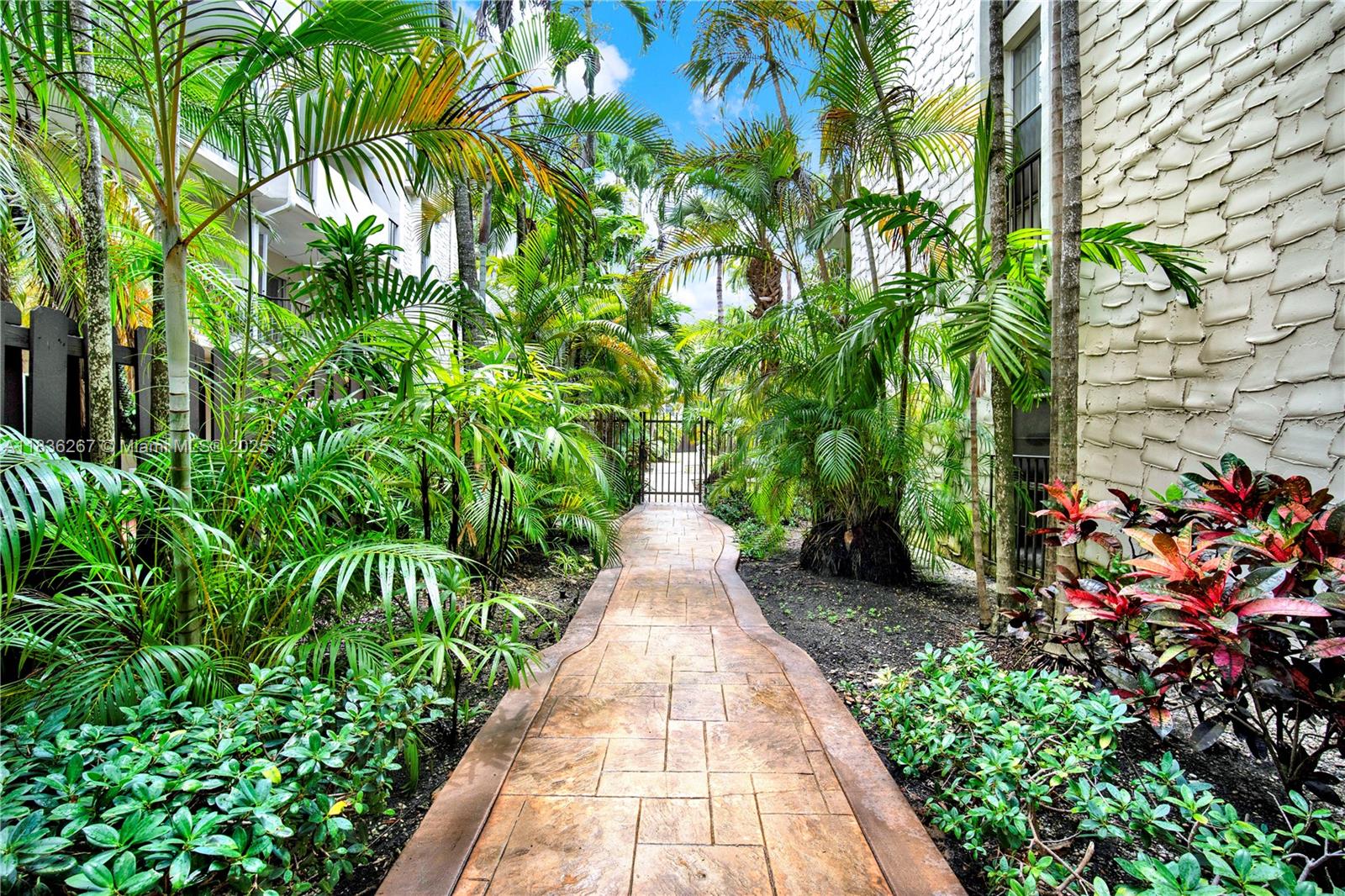 6886 N Kendall Dr #D102, Pinecrest, Florida image 6