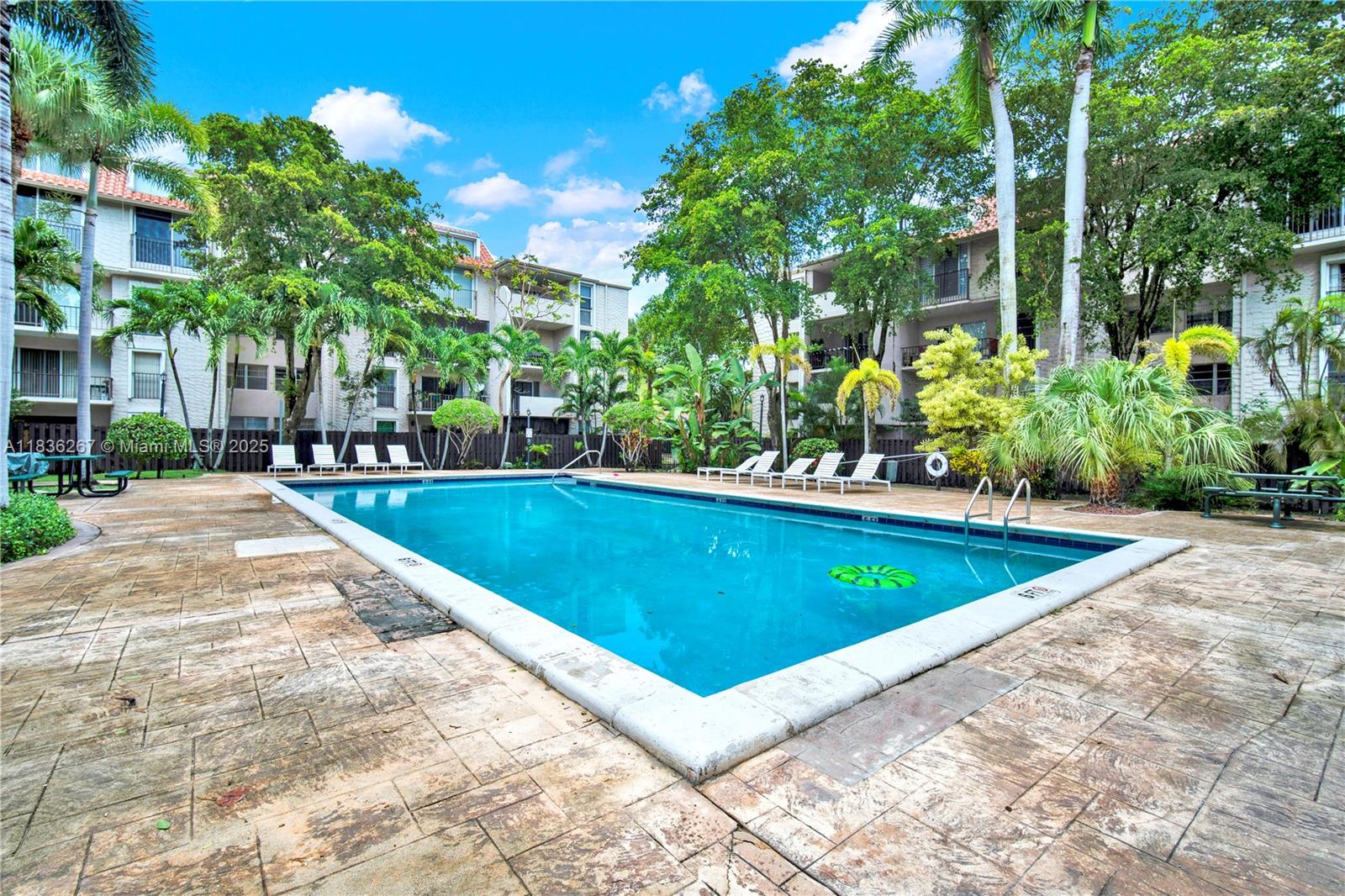 6886 N Kendall Dr #D102, Pinecrest, Florida image 7