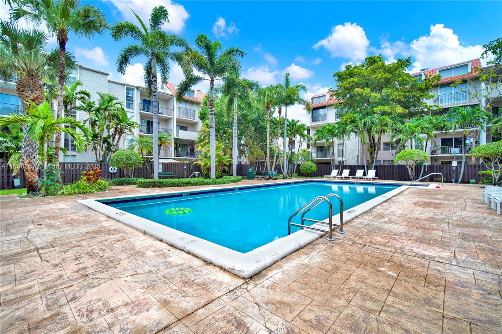 6886 N Kendall Dr #D102, Pinecrest, Florida image 9