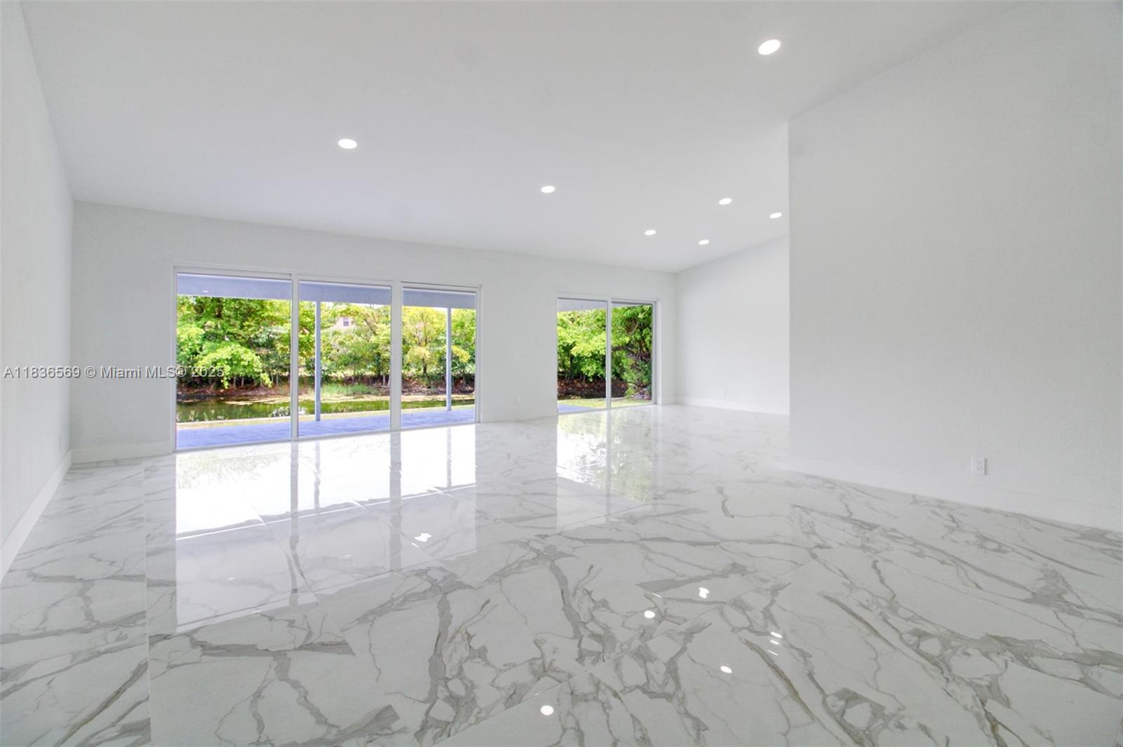 4808 Mango Dr, Tamarac, Florida image 9
