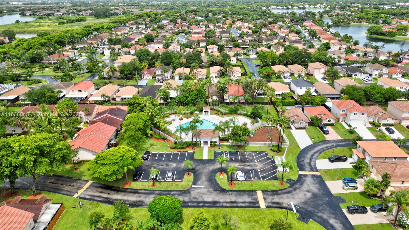 8740 SW 214th Ter, Cutler Bay, Florida image 1