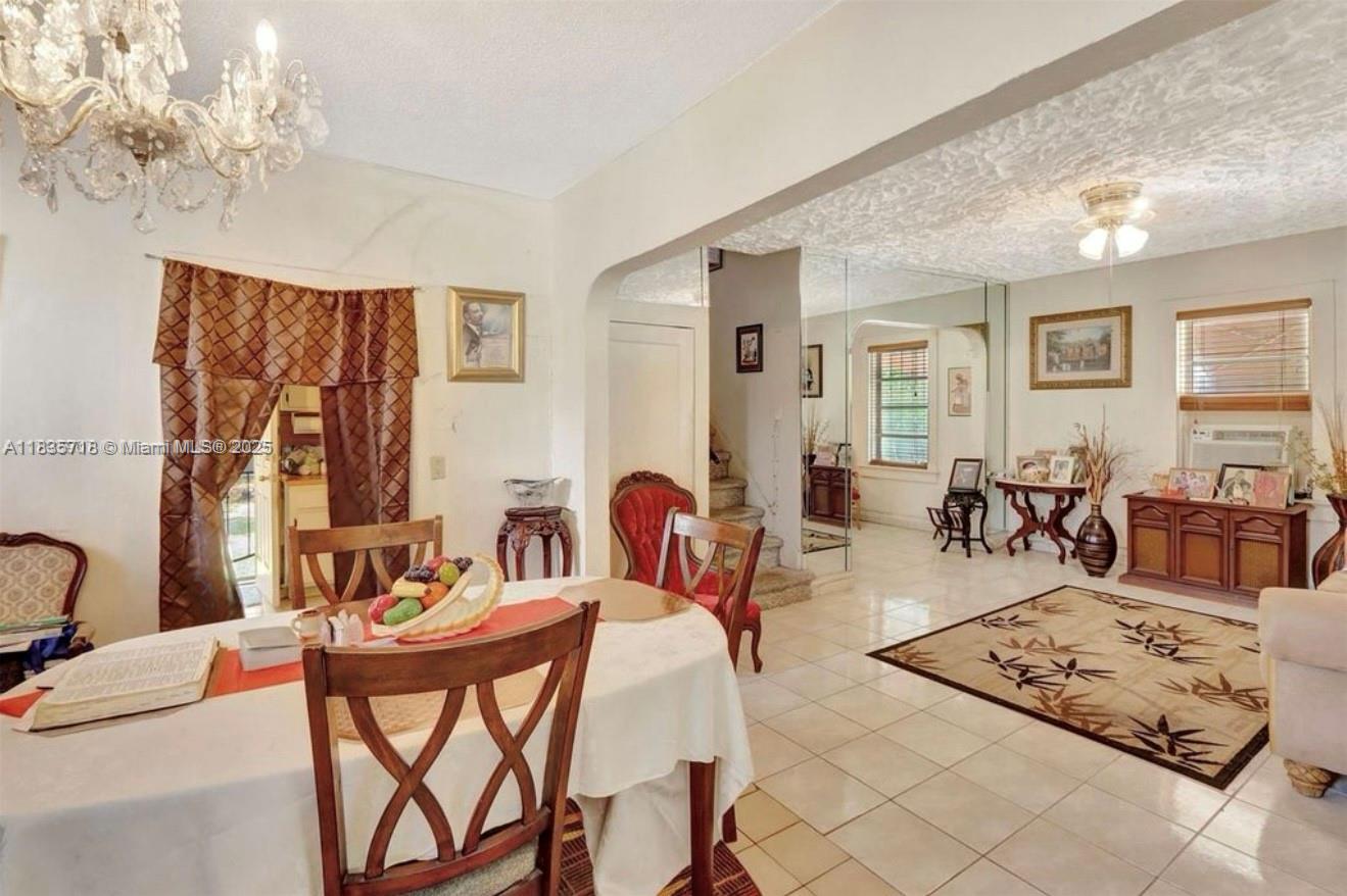 1062 NW 41st St, Miami, Florida image 4