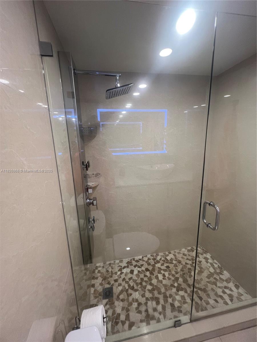 430 Golden Isles Dr #504, Hallandale Beach, Florida image 30