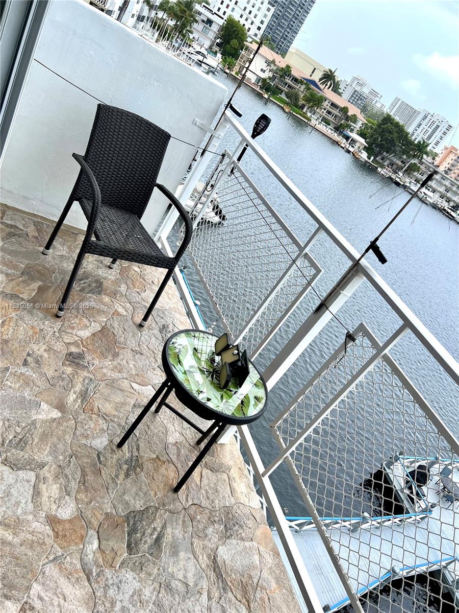 430 Golden Isles Dr #504, Hallandale Beach, Florida image 32