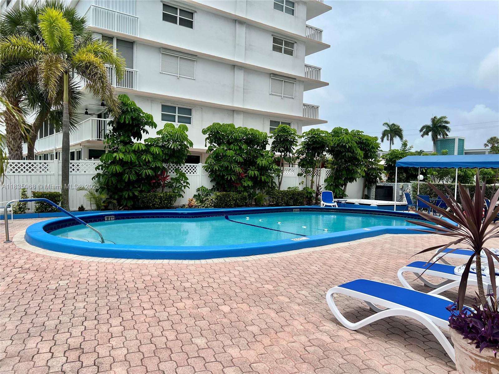 430 Golden Isles Dr #504, Hallandale Beach, Florida image 39