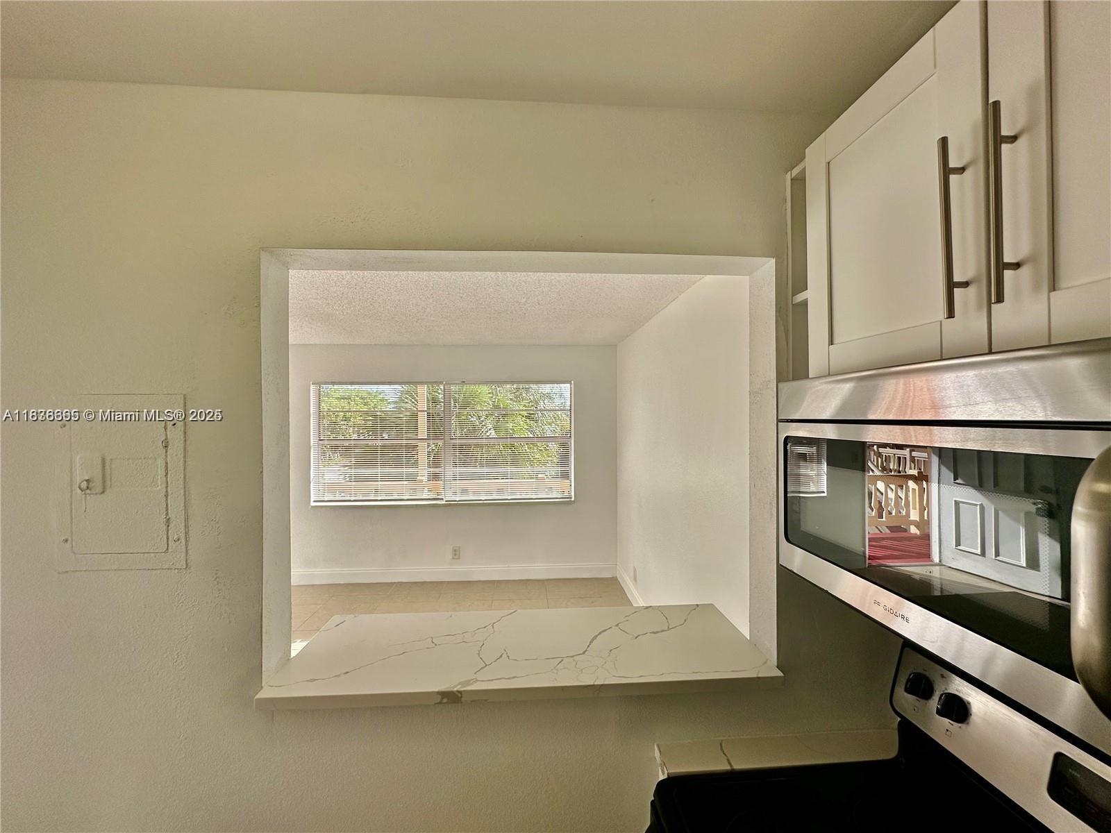 241 SE 9th Ave #207, Pompano Beach, Florida image 2