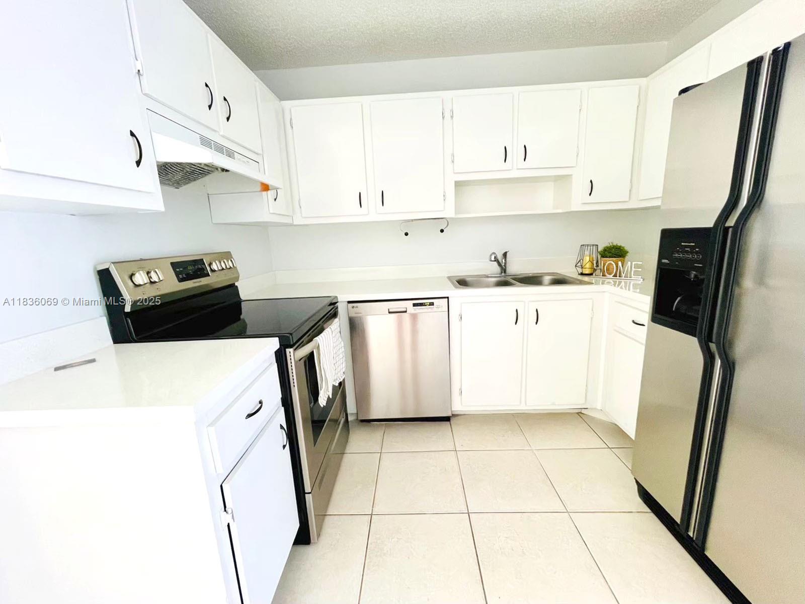 4503 SE Ontario Dr, Stuart, Florida image 2