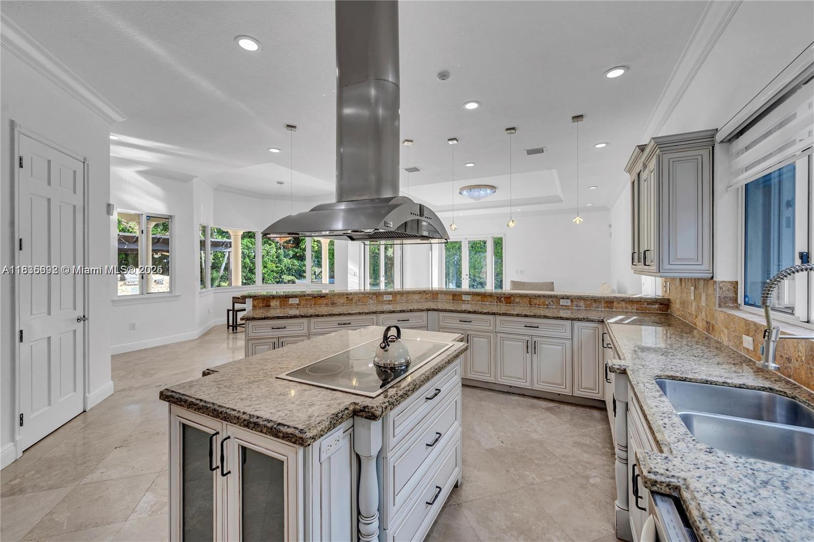 13400 SW 83rd Ave, Pinecrest, Florida image 16