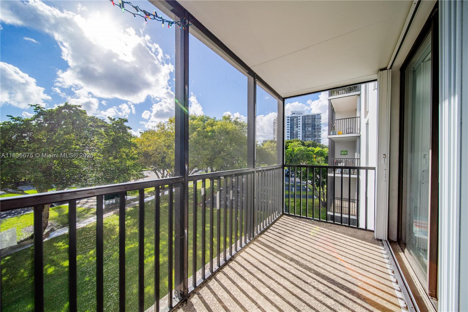 3401 N Country Club Dr #308, Aventura, Florida image 15