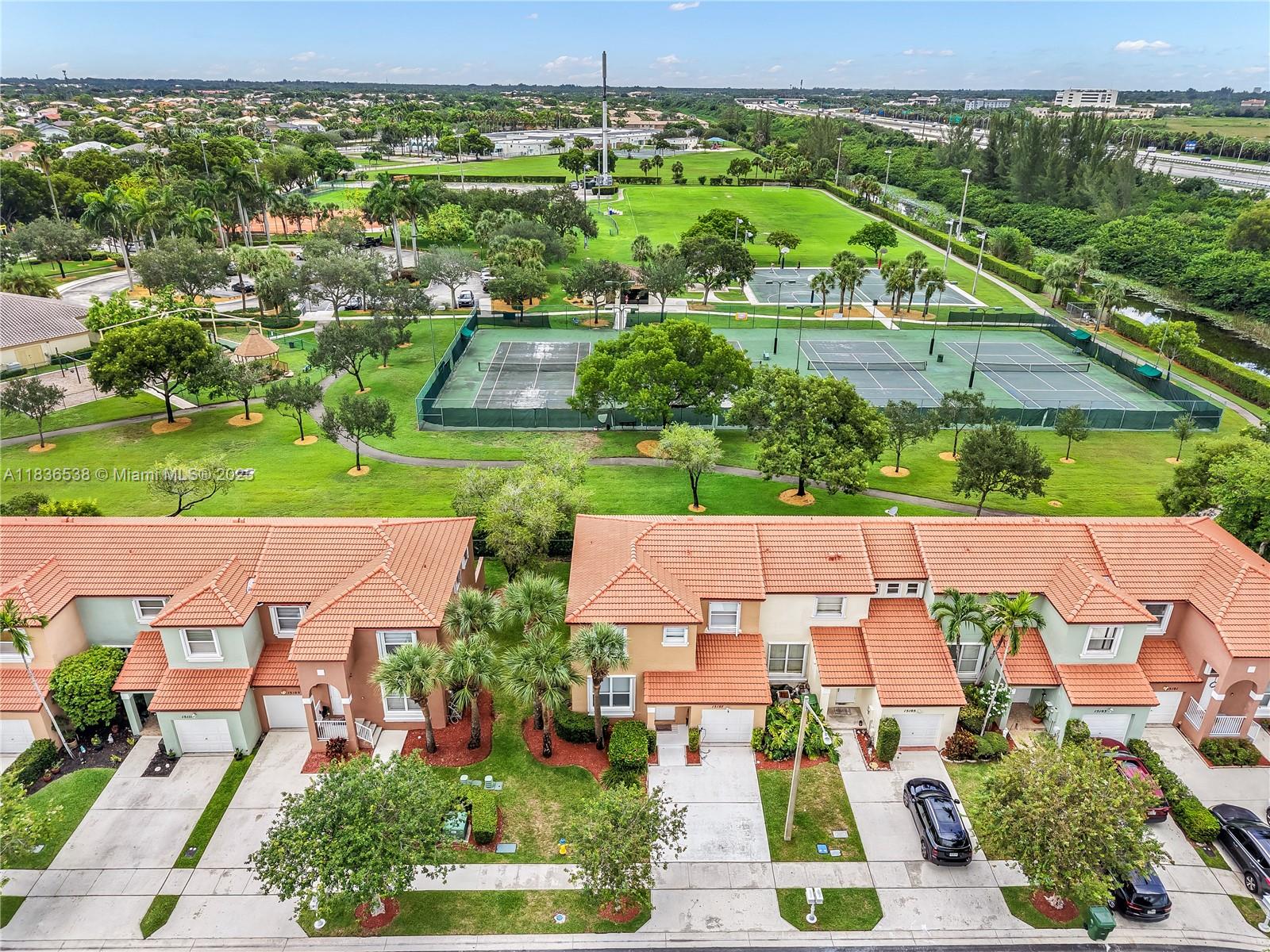 15107 NW 8th St, Pembroke Pines, Florida image 4