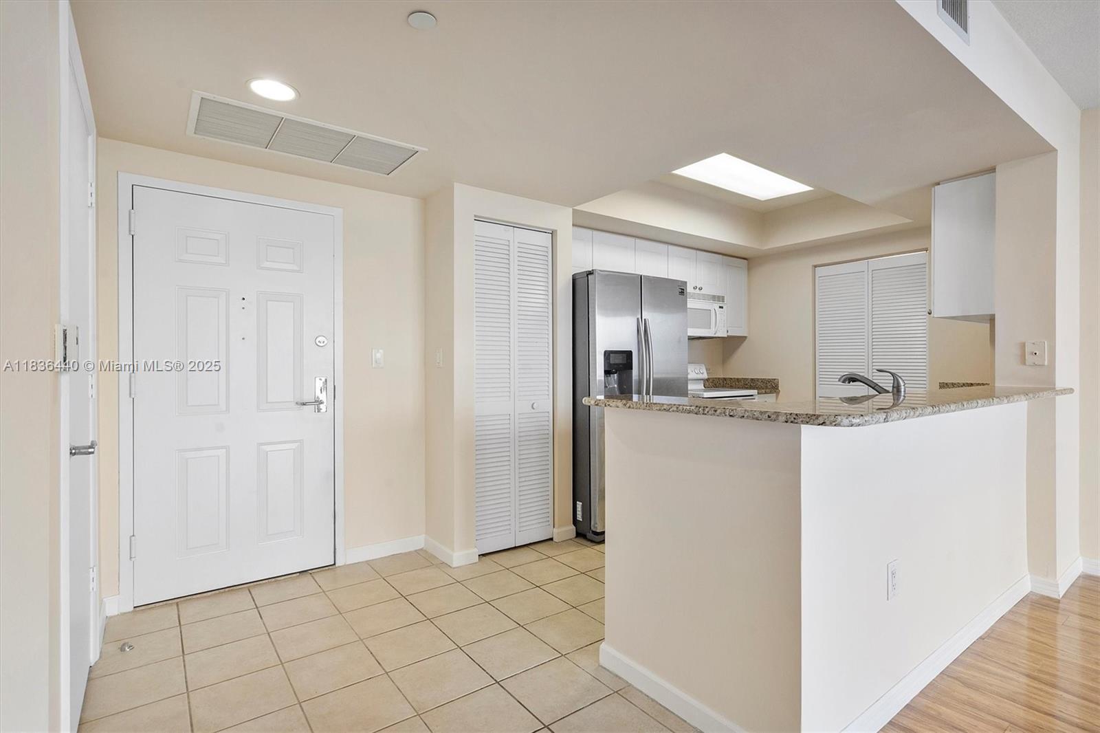 19501 W Country Club Dr #912, Aventura, Florida image 15