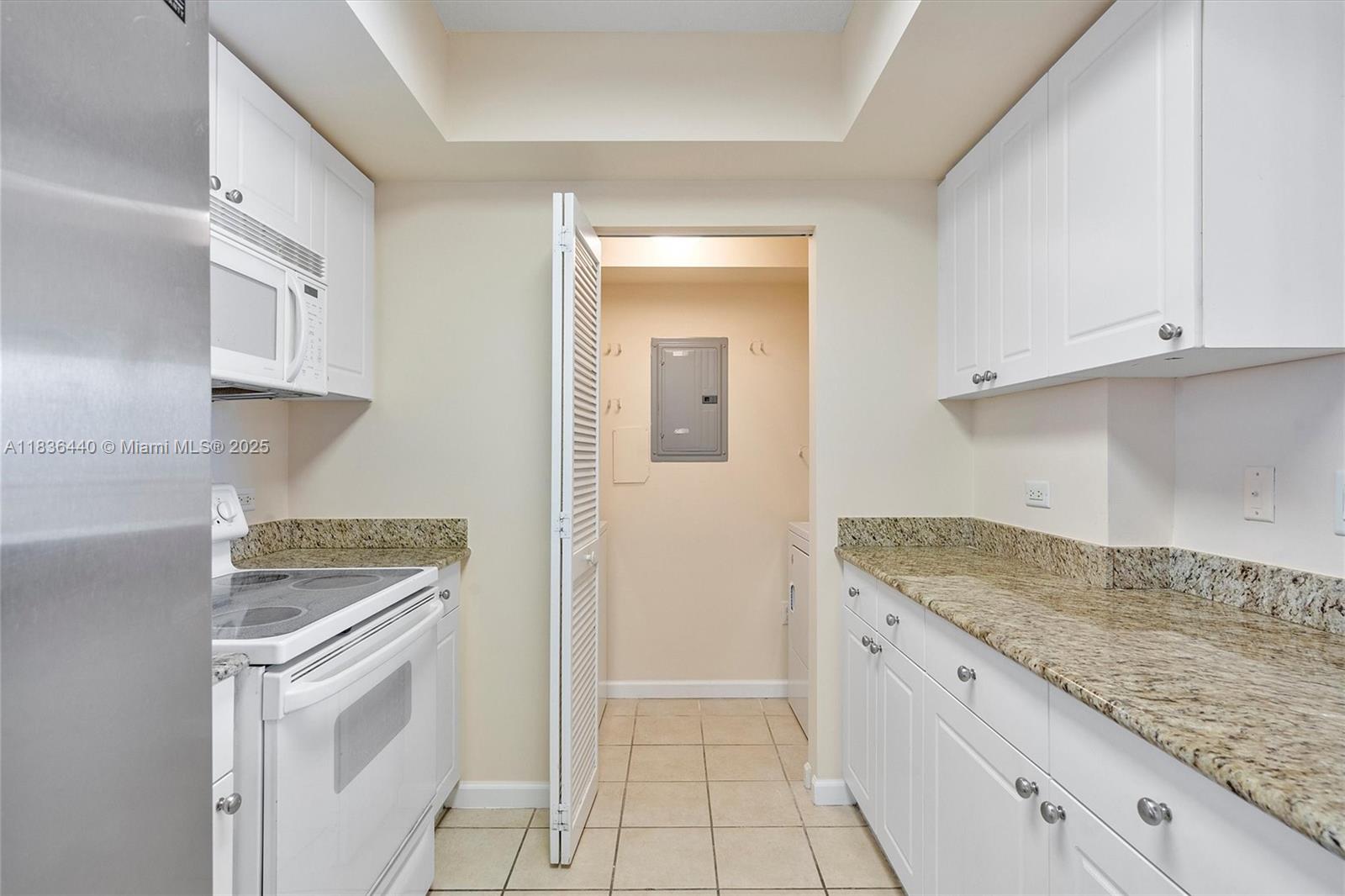 19501 W Country Club Dr #912, Aventura, Florida image 21