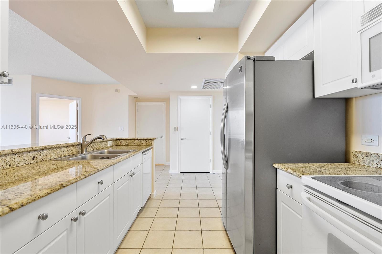 19501 W Country Club Dr #912, Aventura, Florida image 23