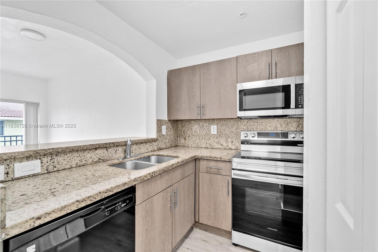 Property photo # 8