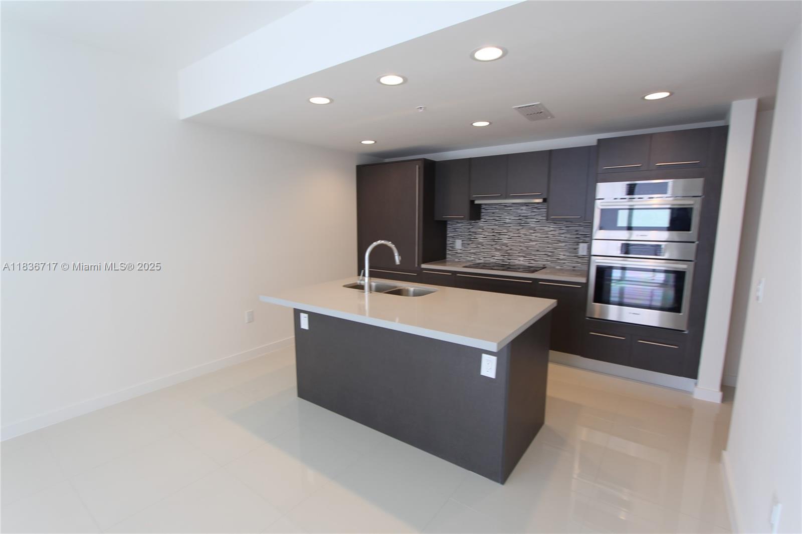 7875 NW 107th Ct #519 - 4, Doral, Florida image 4