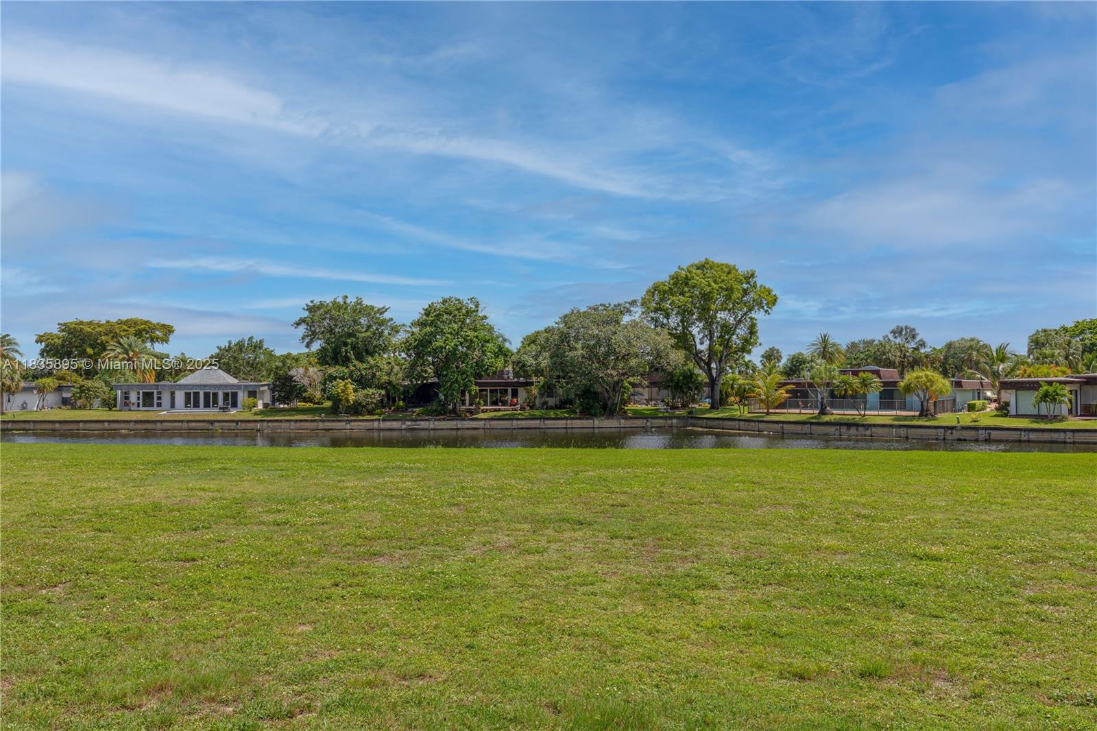 5712 White Hickory Cir, Tamarac, Florida image 40