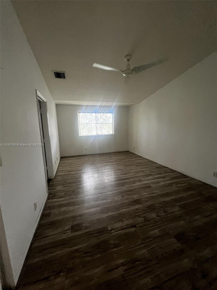 Residential, Sunrise, Florida image 17