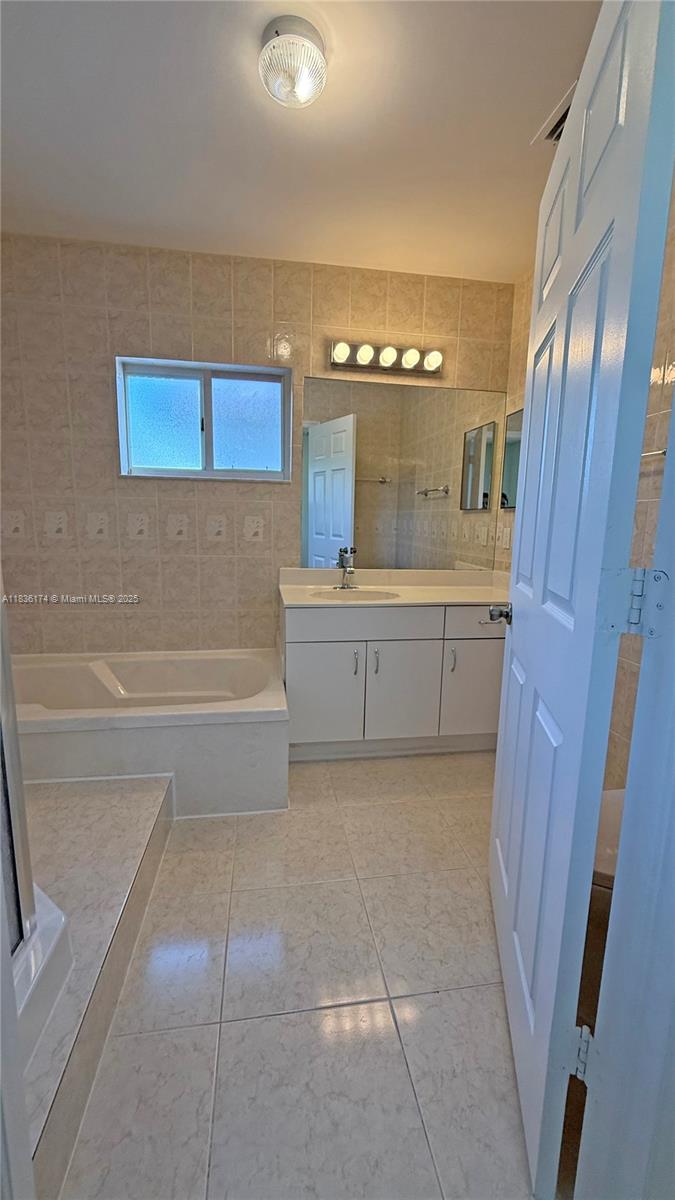 628 Turtle Run, Weston, Florida image 40