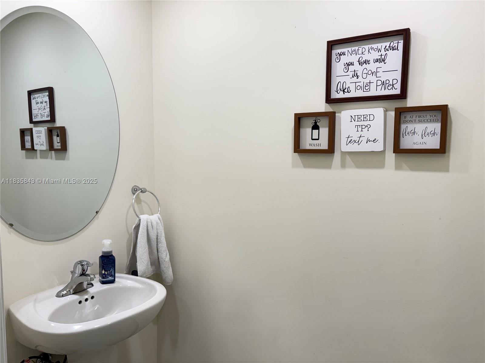3482 114th Ter, Hialeah, Florida image 11