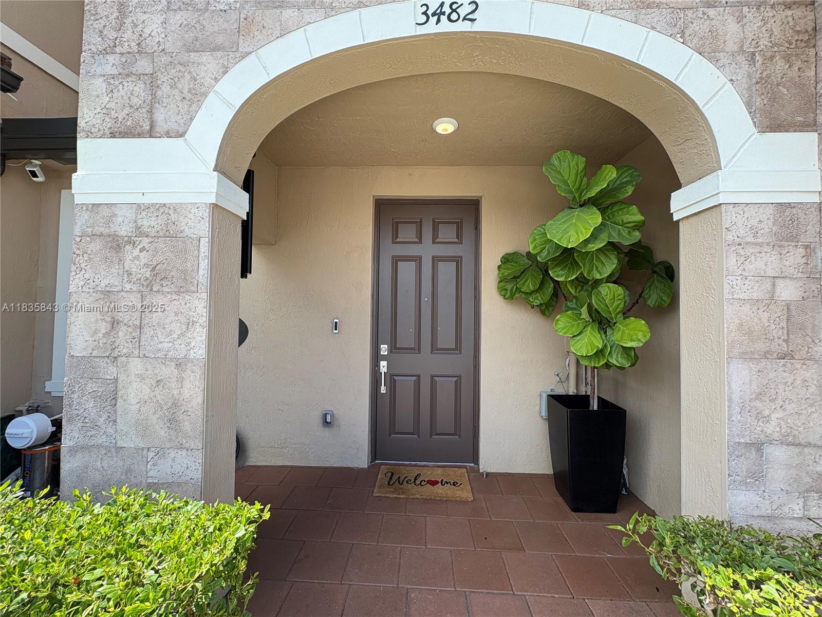 3482 114th Ter, Hialeah, Florida image 2