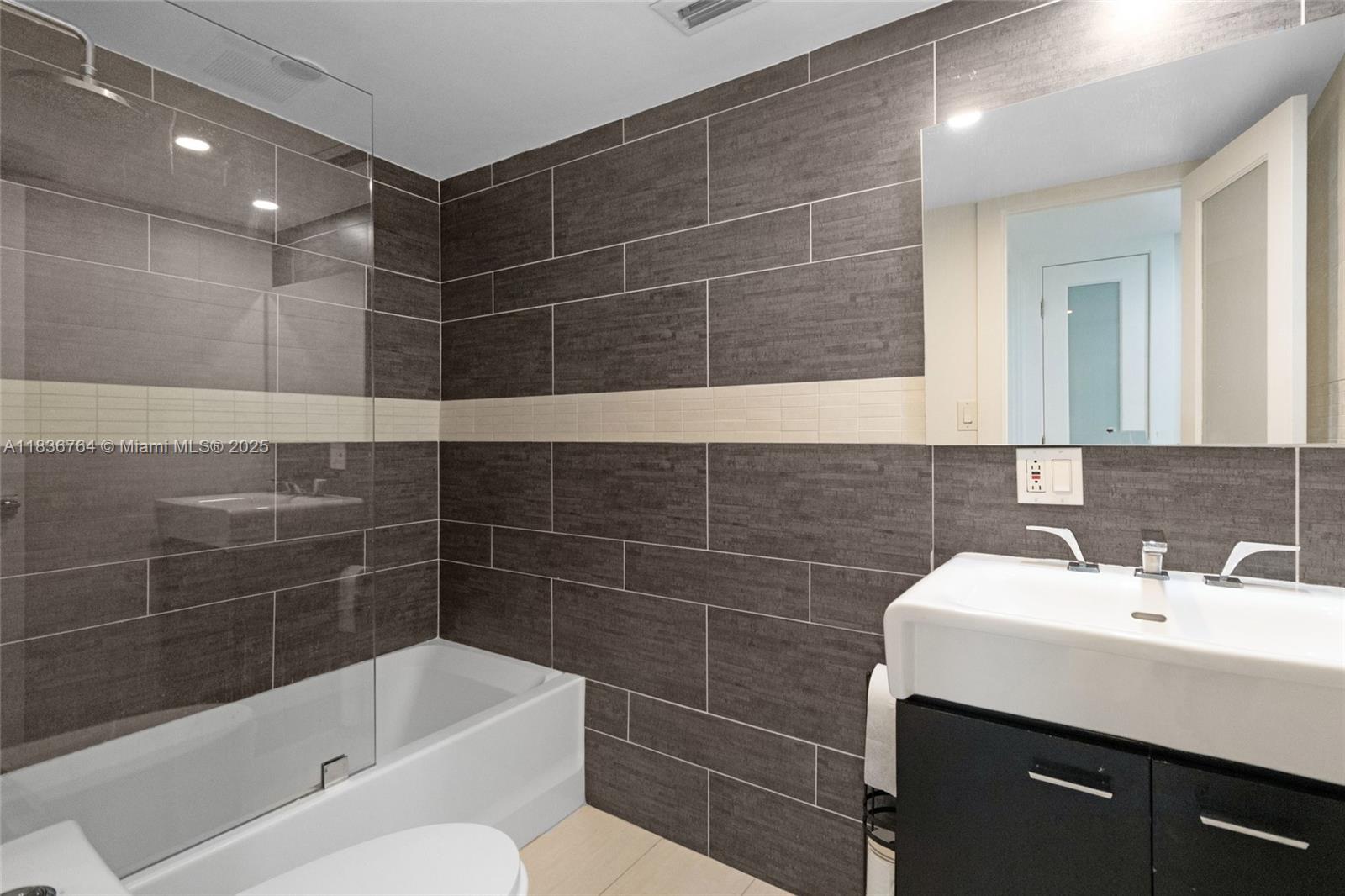 120 NW 41st St, Miami, Florida image 31