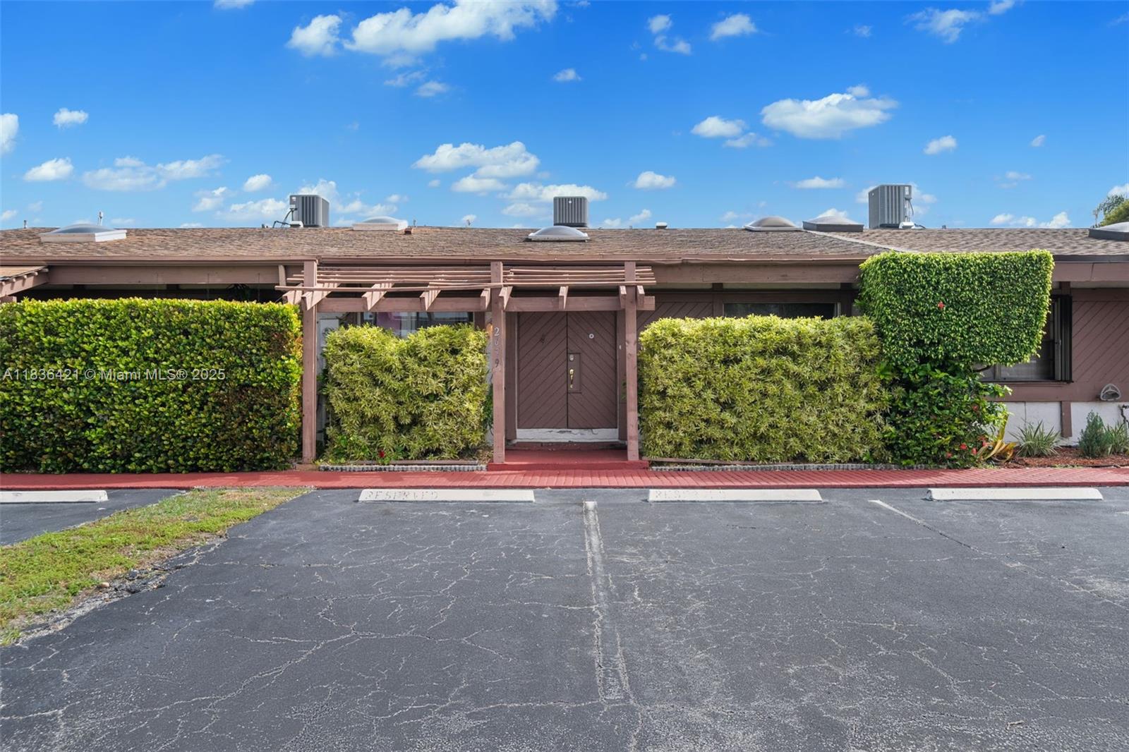 2679 Parkview Dr, Hallandale Beach, Florida image 1
