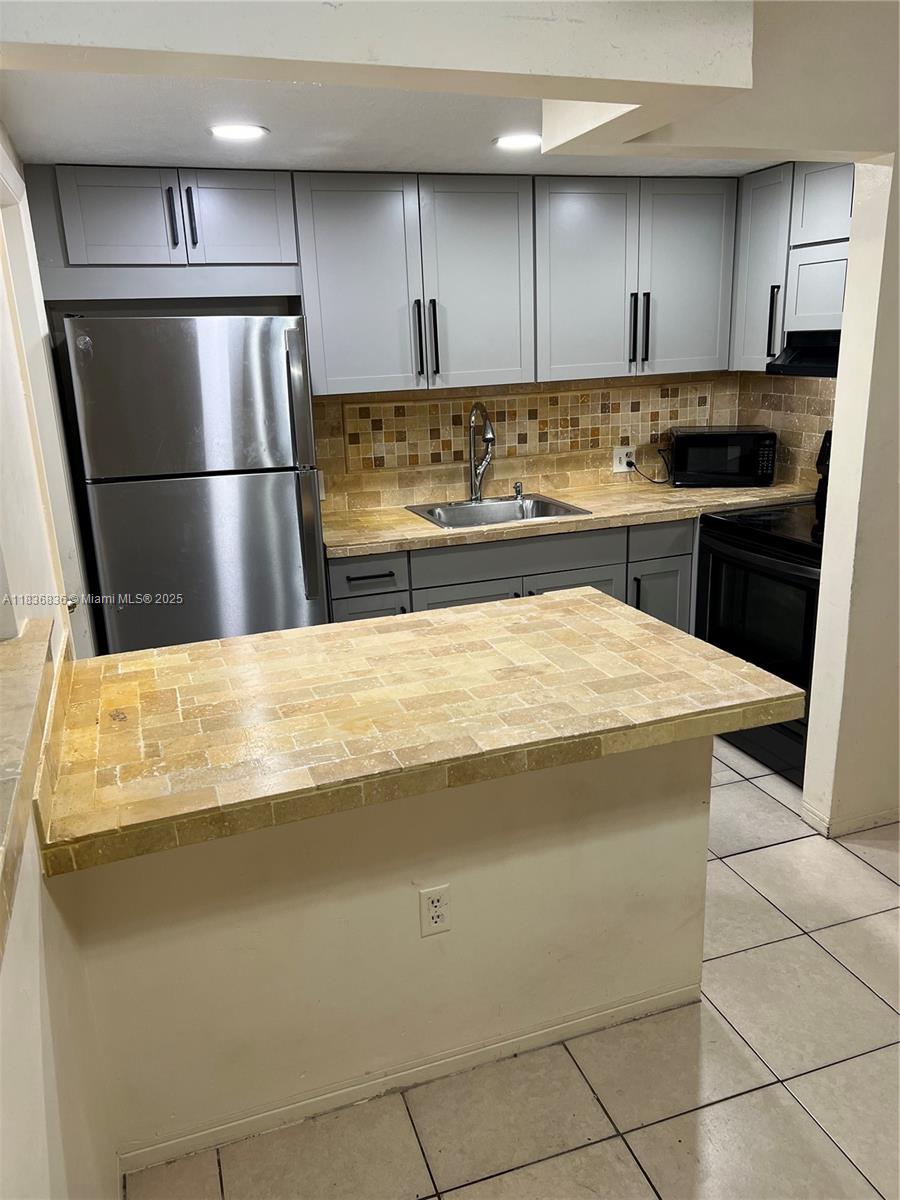 Property photo # 0
