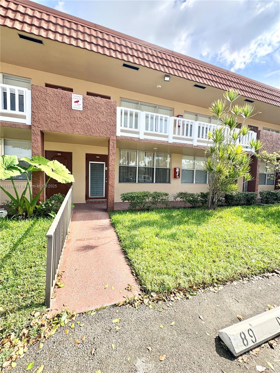 9021 Sunrise Lakes Blvd #104, Sunrise, Florida image 2