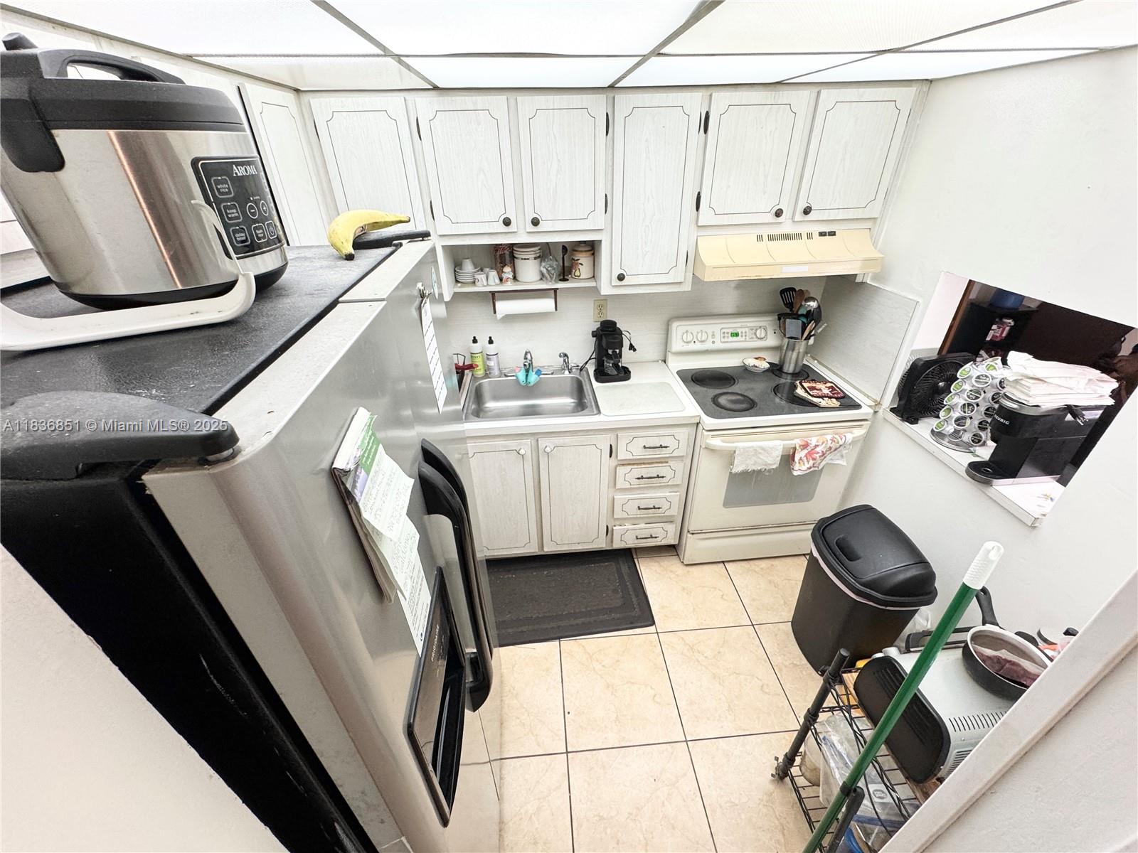 9021 Sunrise Lakes Blvd #104, Sunrise, Florida image 7