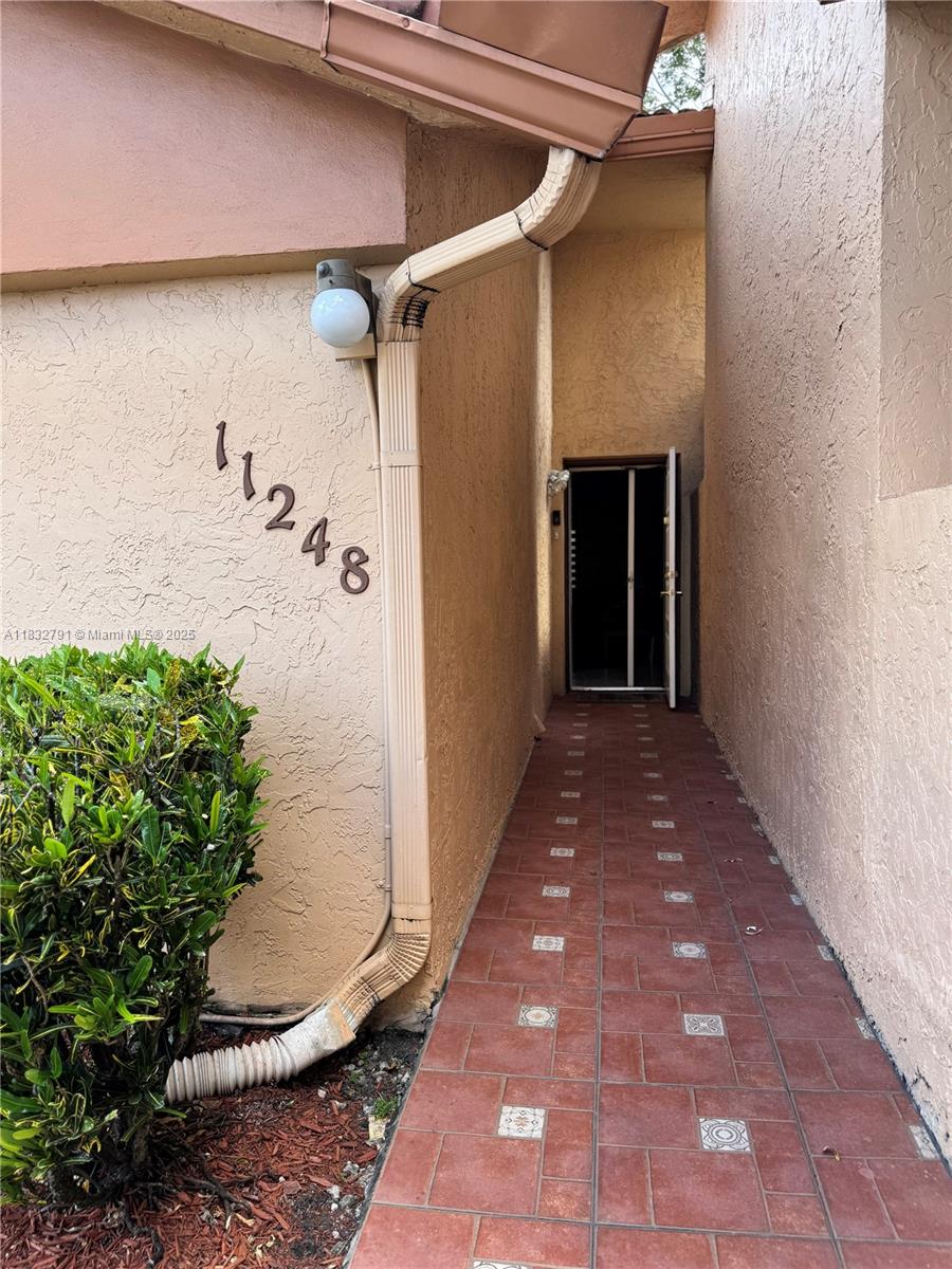 11248 SW 11th St, Pembroke Pines, Florida image 2