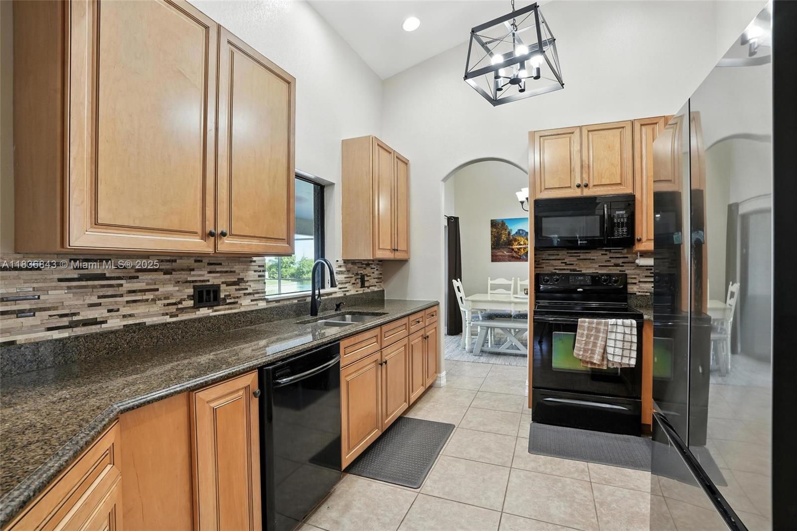 Residential, Cape Coral, Florida image 13