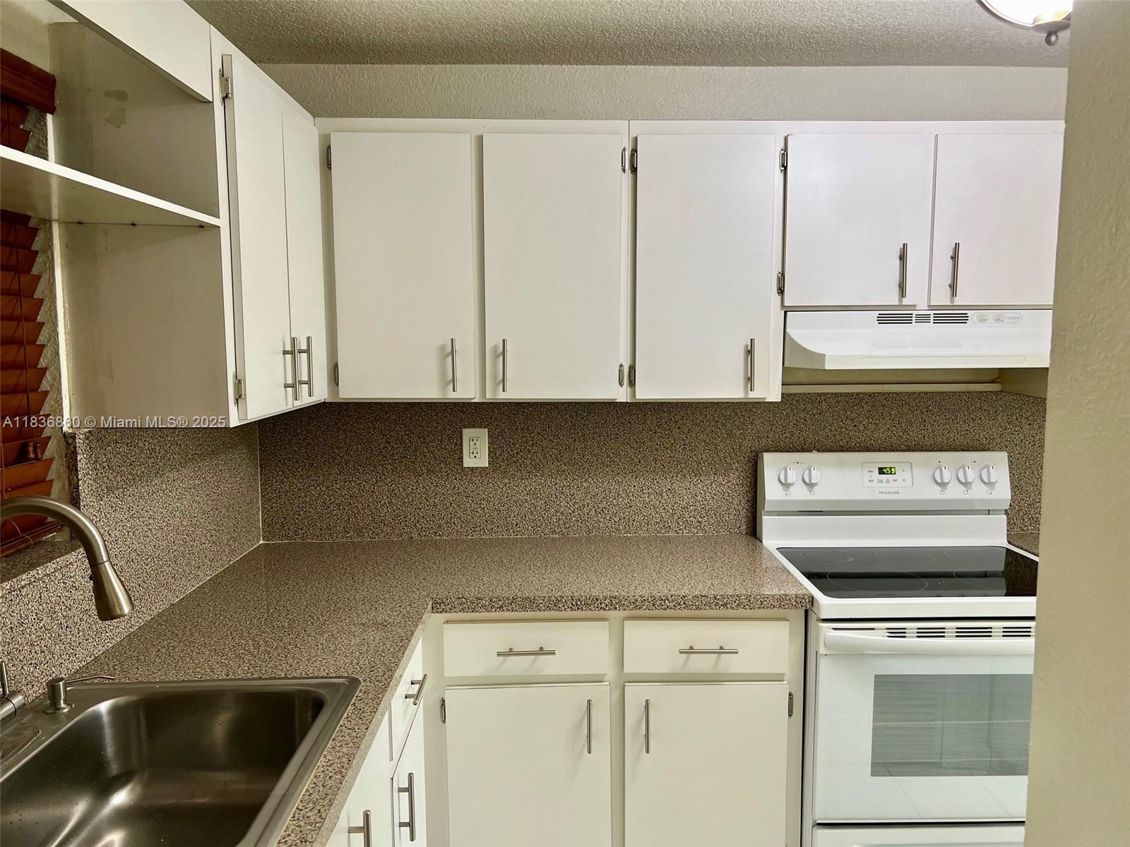 6060 W 21st Ct #205, Hialeah, Florida image 9