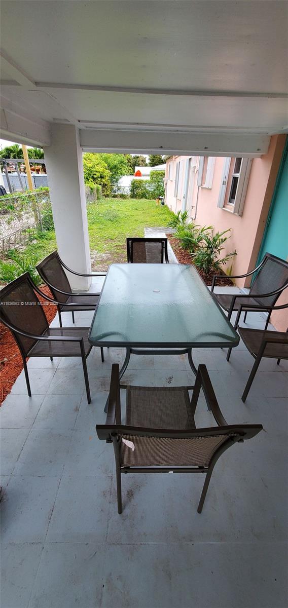 1679 NE 175th St, North Miami Beach, Florida image 17