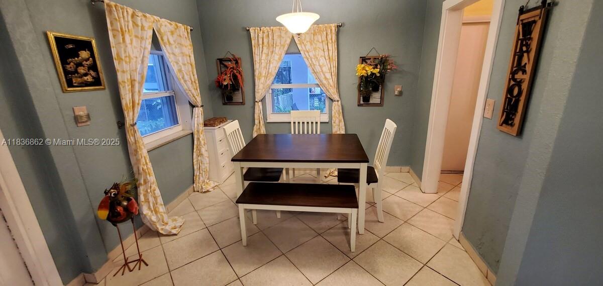1679 NE 175th St, North Miami Beach, Florida image 2