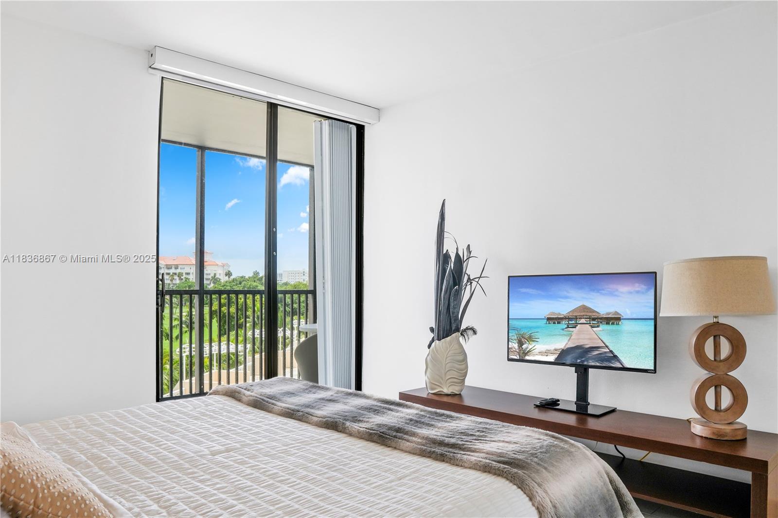 20379 W Country Club Dr #536, Aventura, Florida image 13