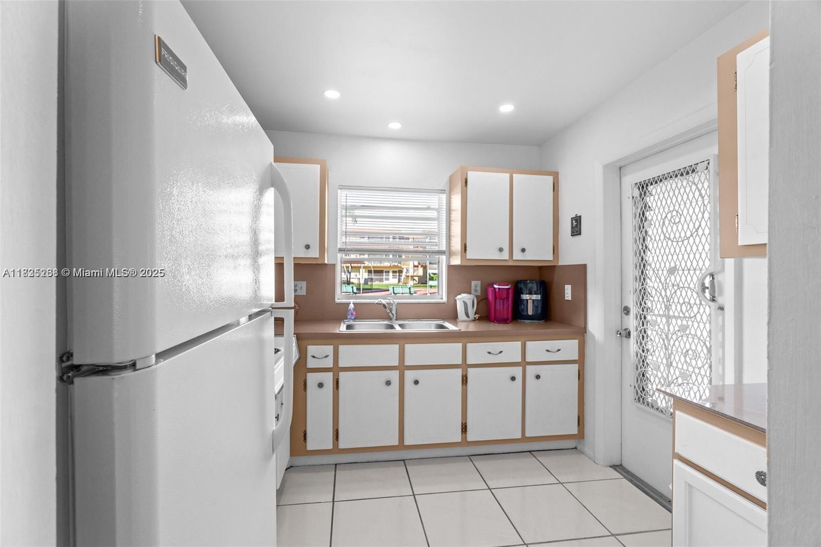 5300 Washington St #J115, Hollywood, Florida image 13