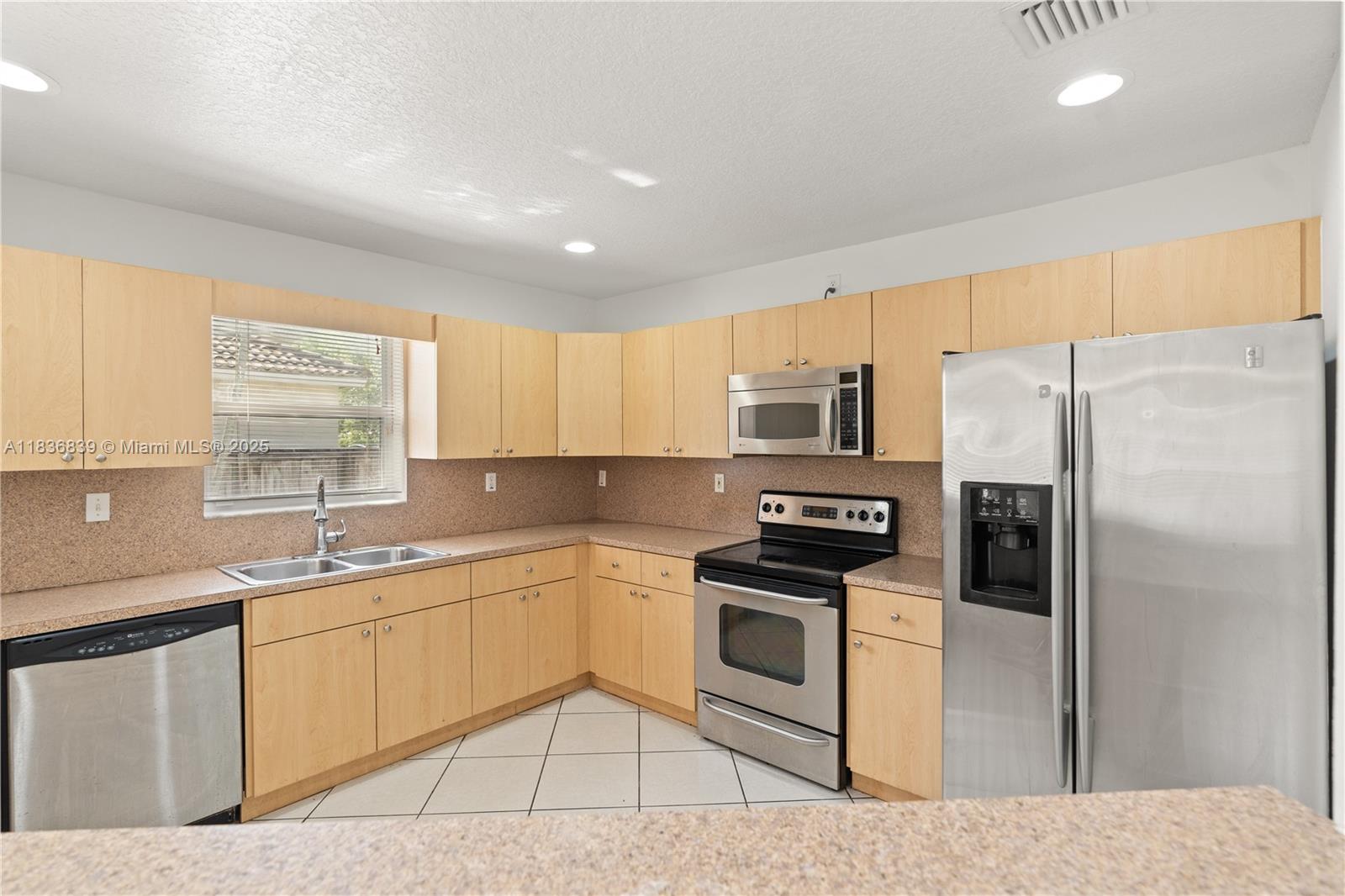 955 S 26th Avenue, Hollywood, Florida image 14