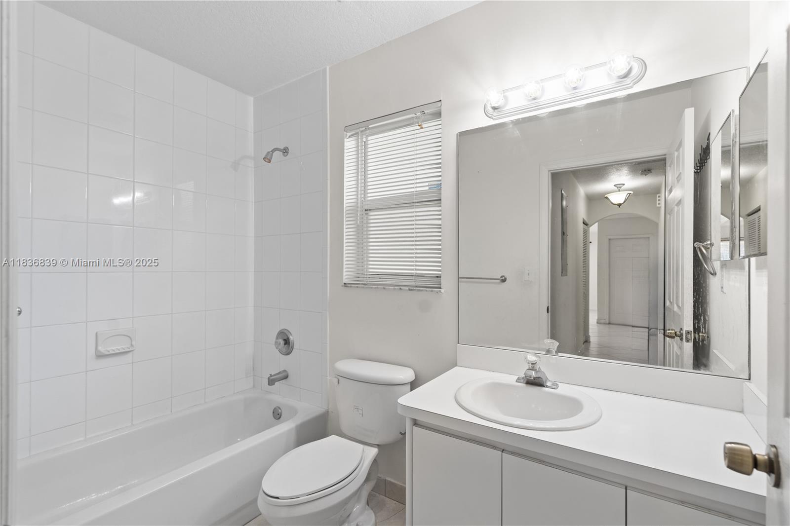 955 S 26th Avenue, Hollywood, Florida image 27