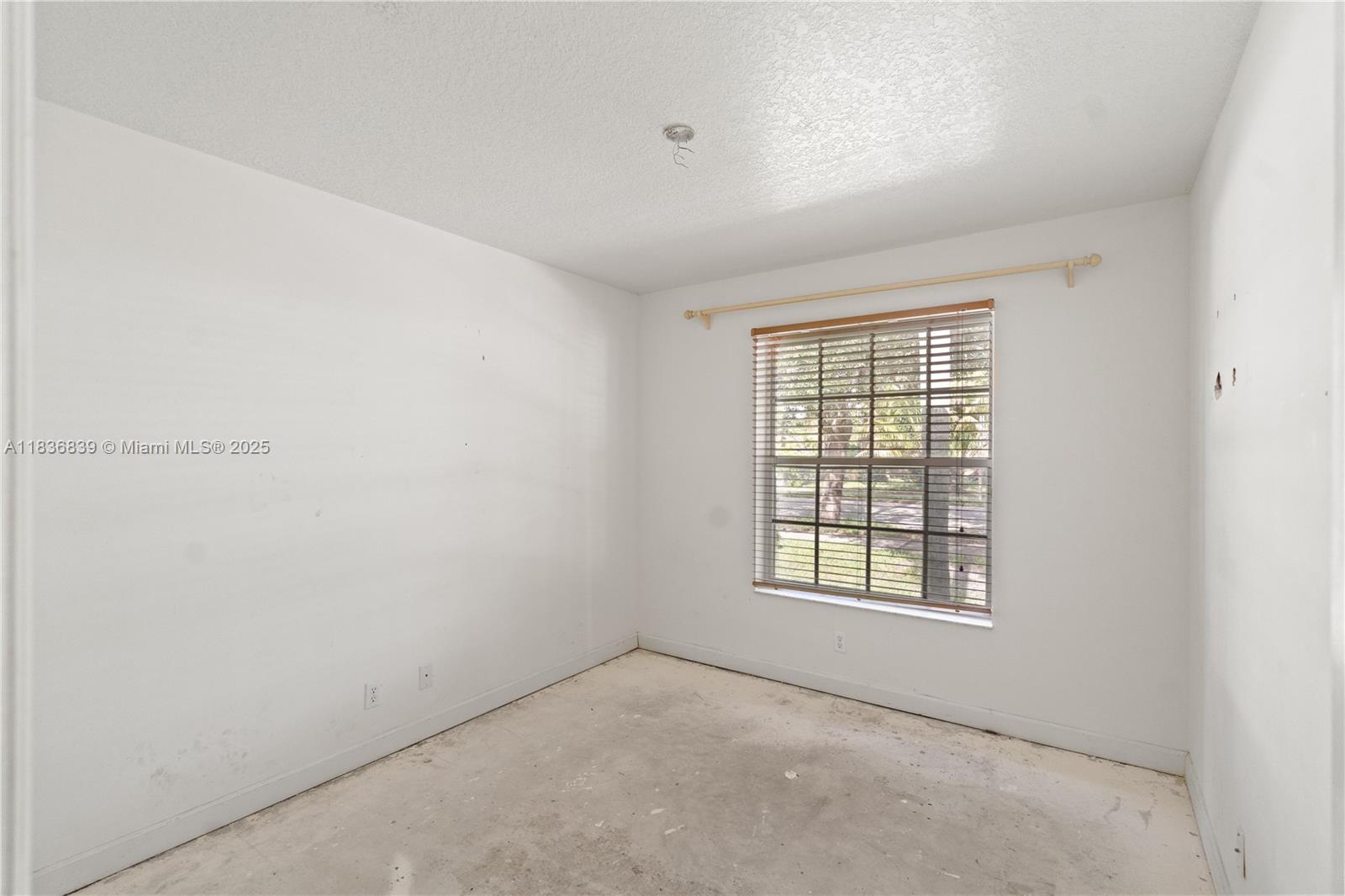 955 S 26th Avenue, Hollywood, Florida image 28