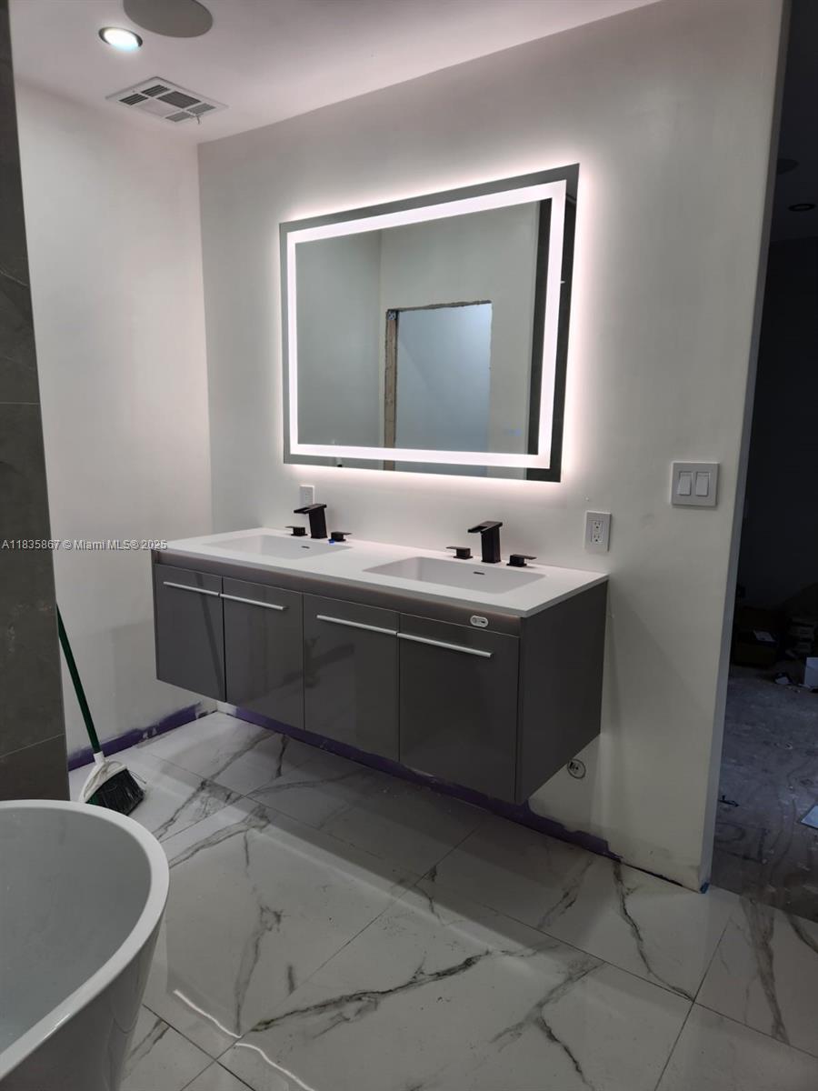 817 NW 17th St, Fort Lauderdale, Florida image 25