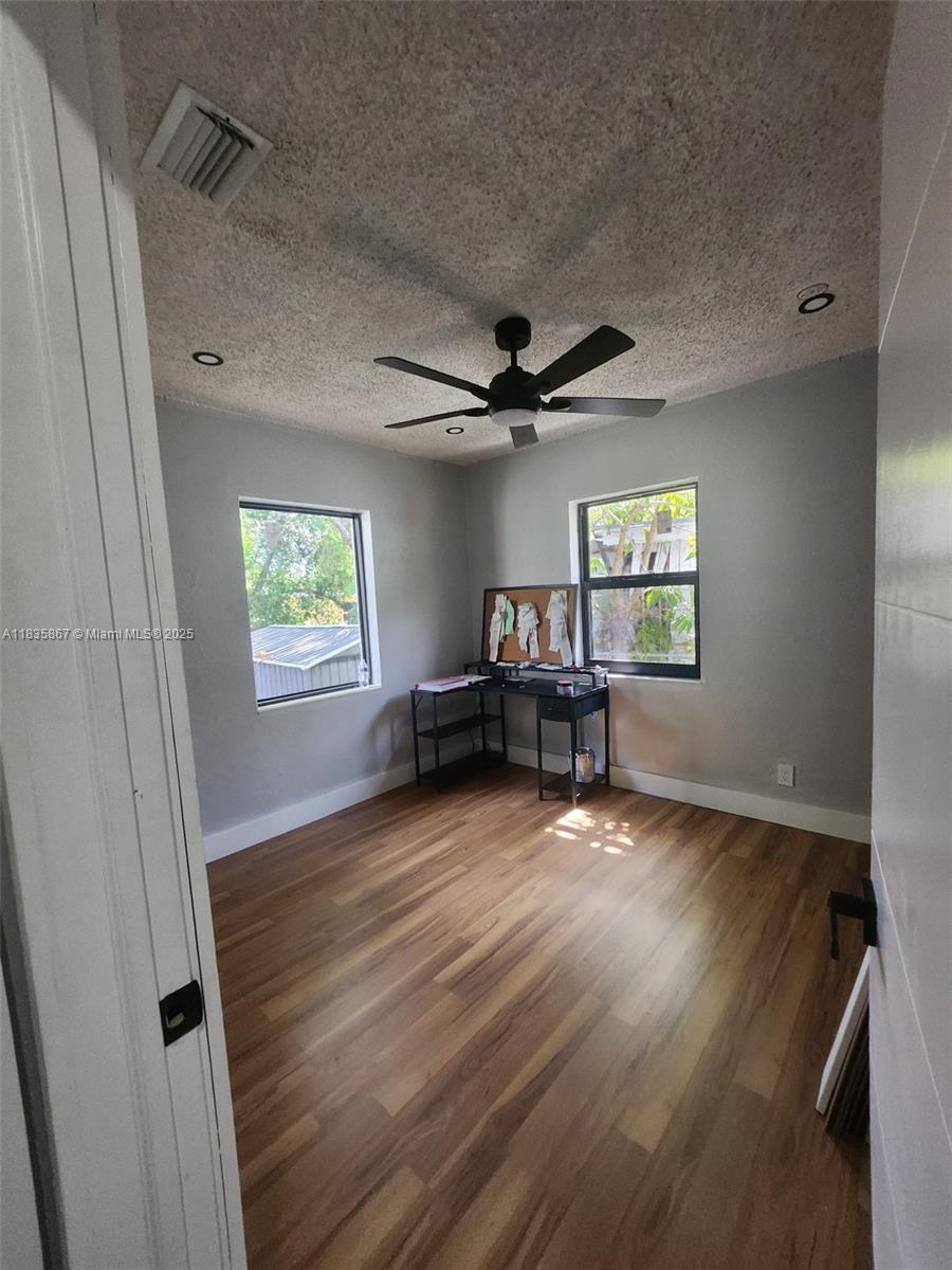 817 NW 17th St, Fort Lauderdale, Florida image 26