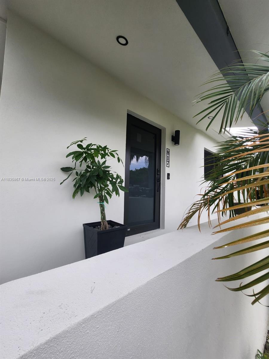 817 NW 17th St, Fort Lauderdale, Florida image 3