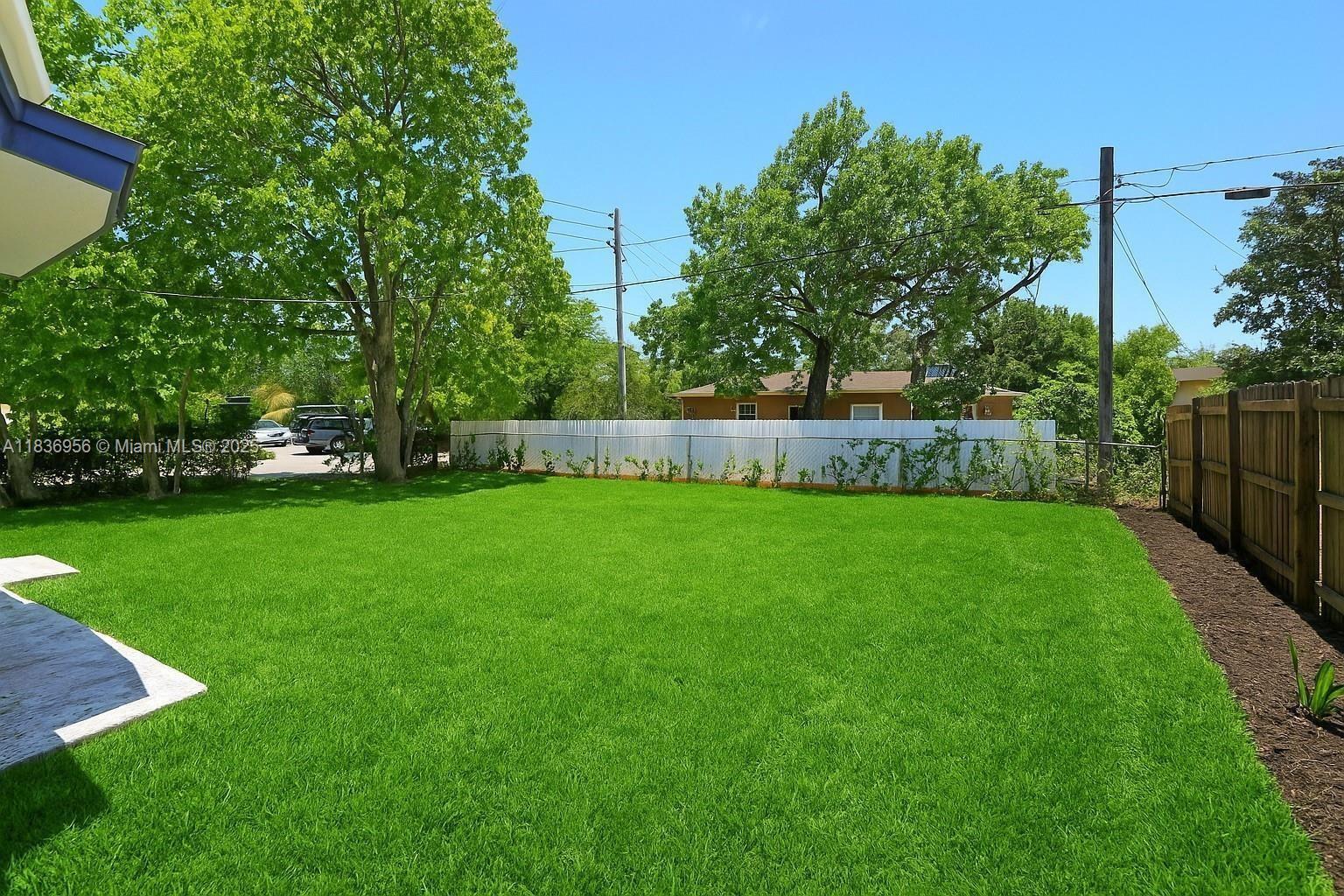 990 NE 159th St, North Miami Beach, Florida image 10