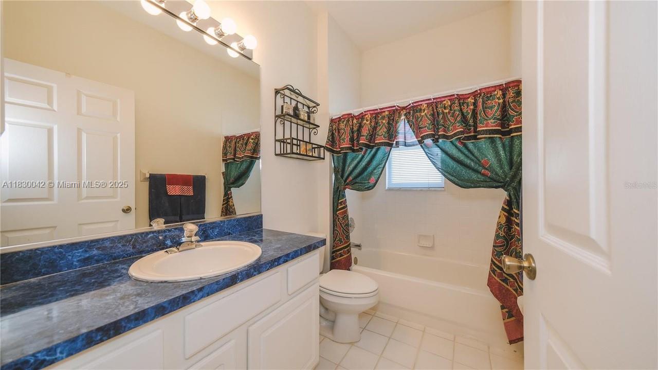 12303 Hollybush Terrace, Bradenton, Florida image 8