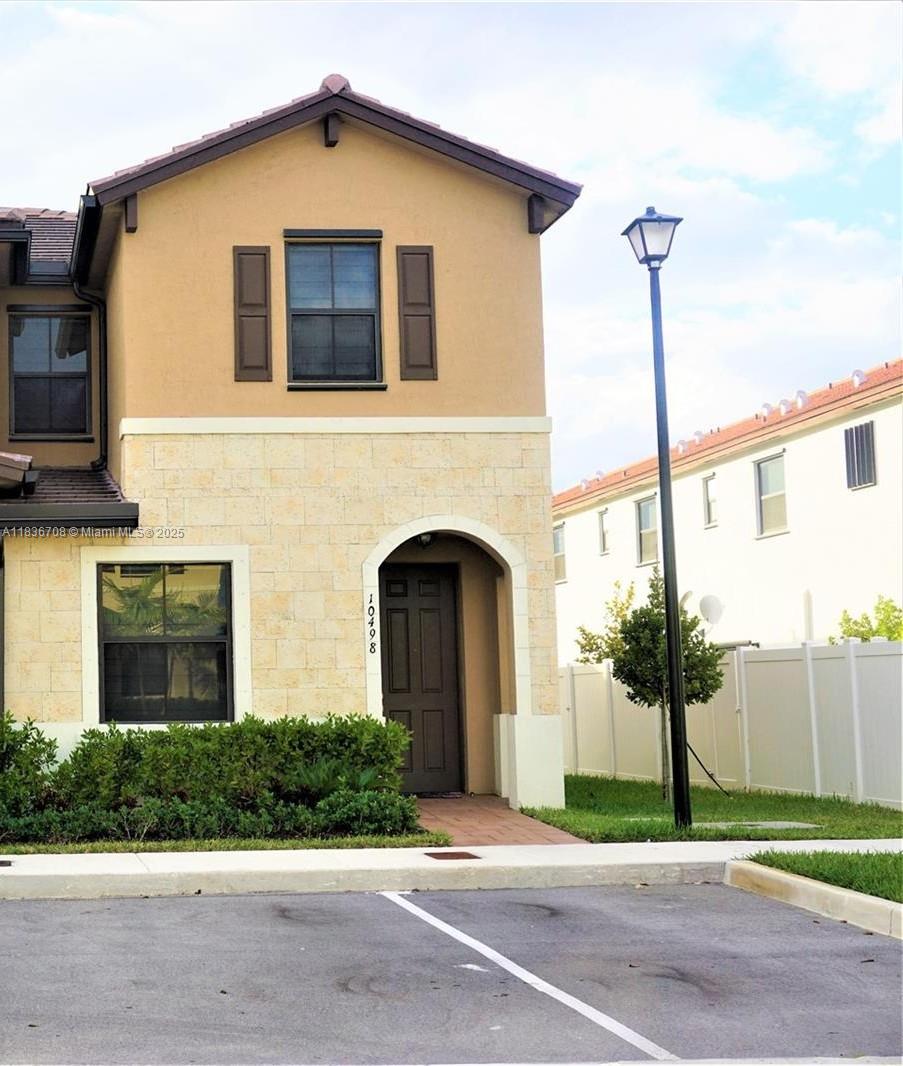 10498 W 33rd Way, Hialeah, Florida image 1