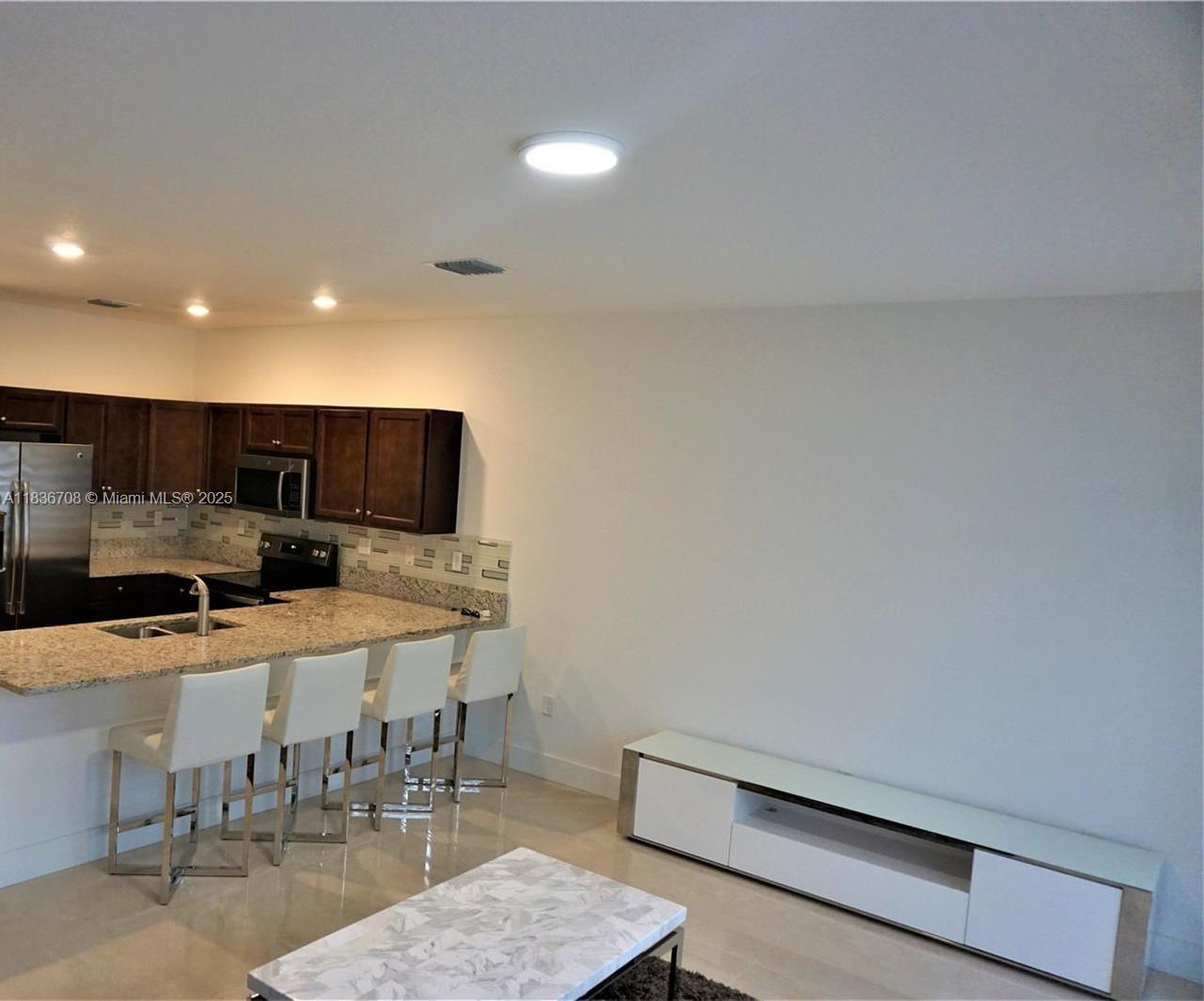 10498 W 33rd Way, Hialeah, Florida image 12