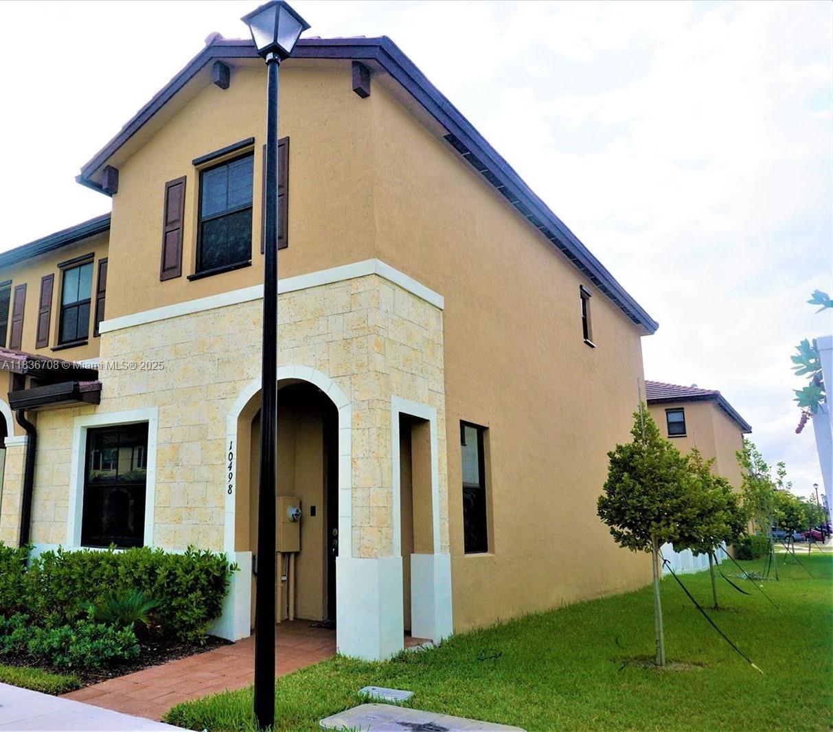 10498 W 33rd Way, Hialeah, Florida image 3