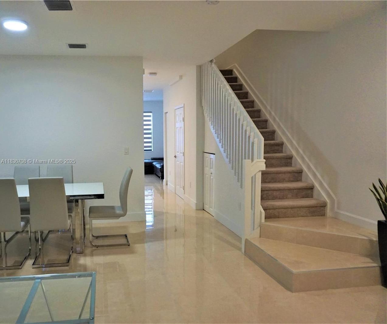 10498 W 33rd Way, Hialeah, Florida image 7